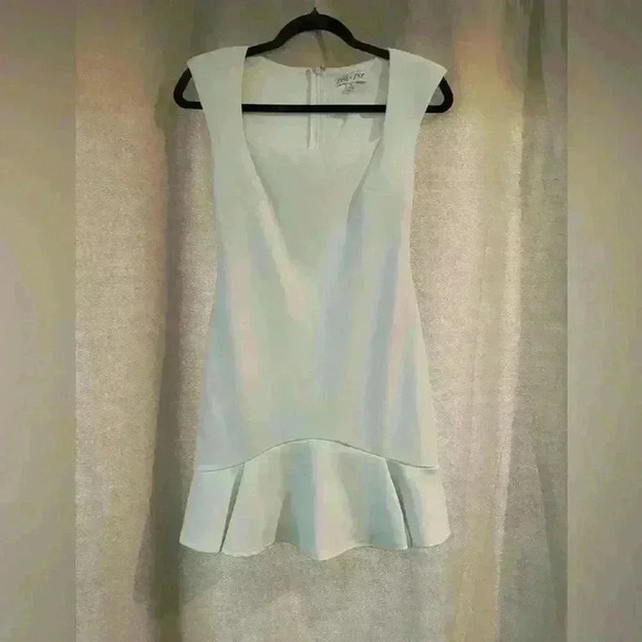 Women’s White Fit and Flare She+Sky Dress - Picture 1 of 5
